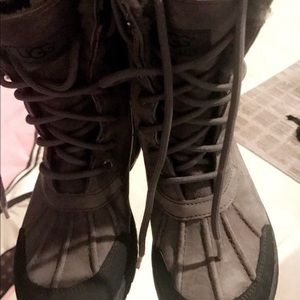 Ugg adirondack boots kids